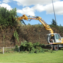 Pruning equipment on Liebherr excavator